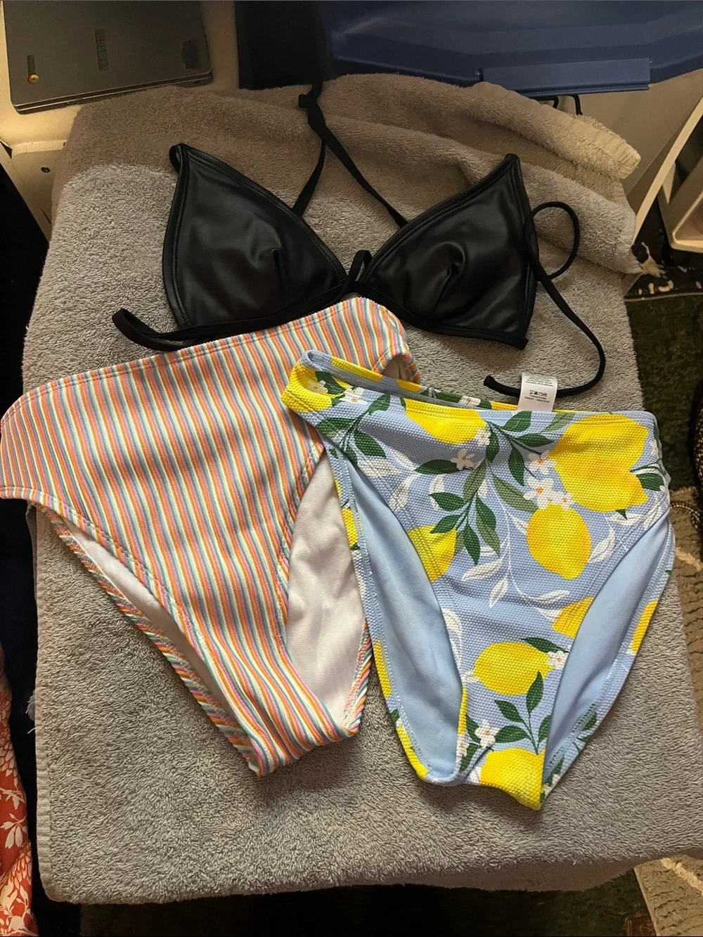 Women’s size medium bought last summer and never wore comes with both bottoms